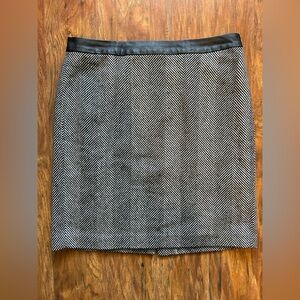 Banana Republic Women’s Size 8 Herringbone Pencil  Skirt